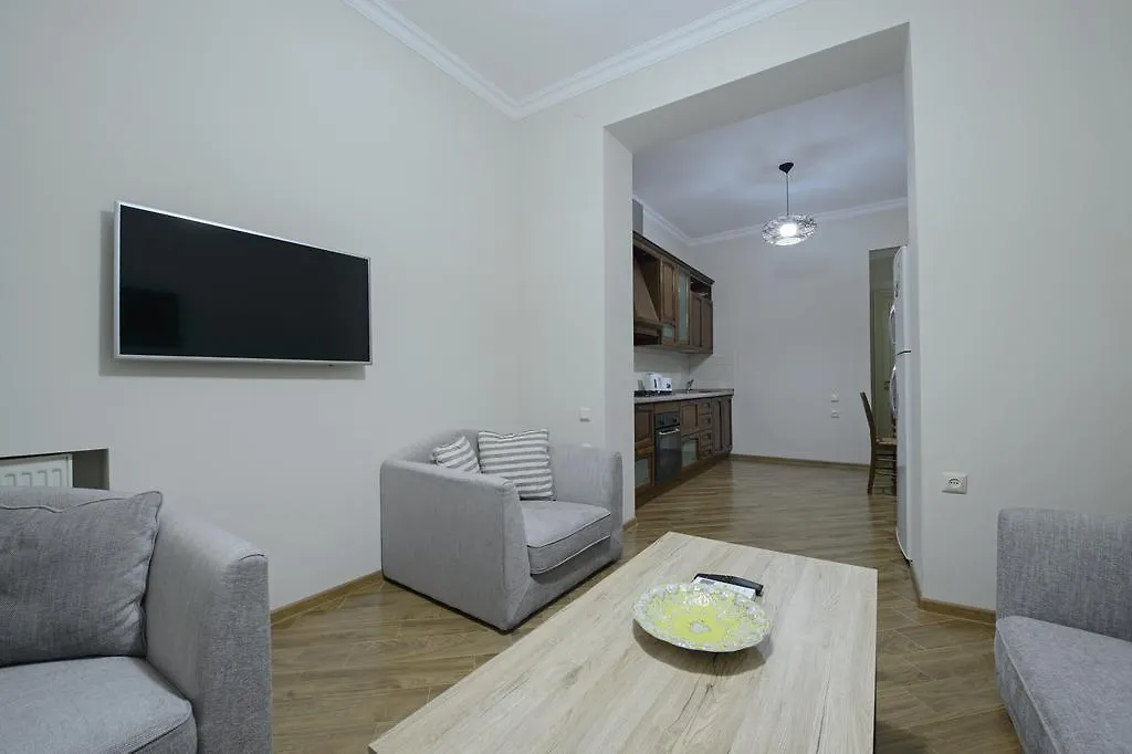 Royal Seaside Apartment Батуми