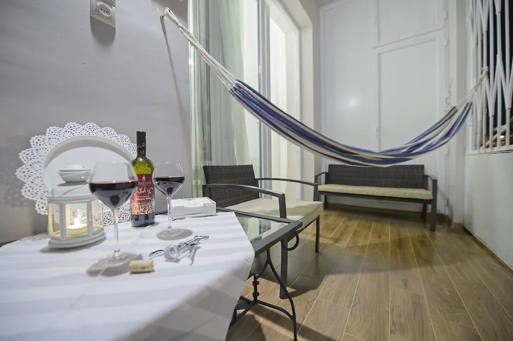Royal Seaside Apartment Батуми