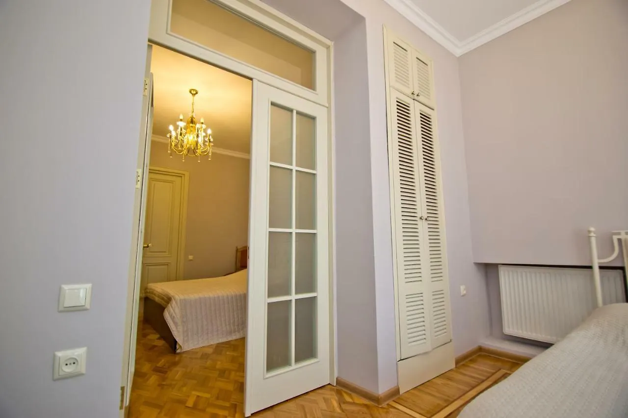 Royal Seaside Apartment Батуми