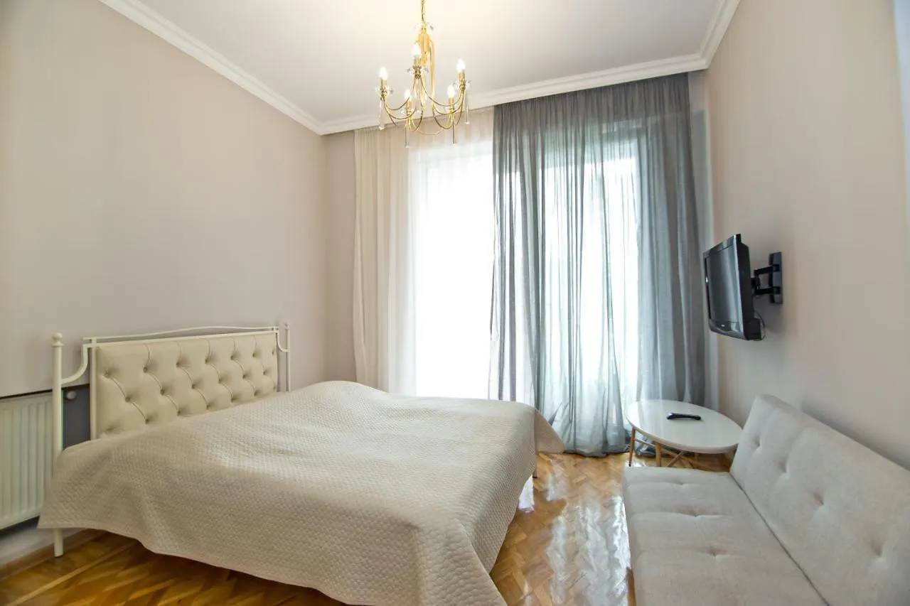 Royal Seaside Apartment Батуми